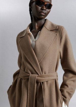 & Other Stories Corta Belted Coat Beige | NOS-SN113751