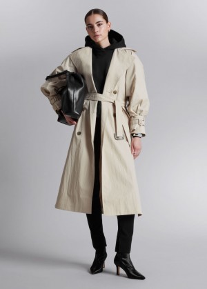 & Other Stories Crinkle-Effect Trench Coat Beige | NOS-SN113781