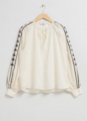 & Other Stories Embroidered Blouse Bianche Nere | NOS-SN113813