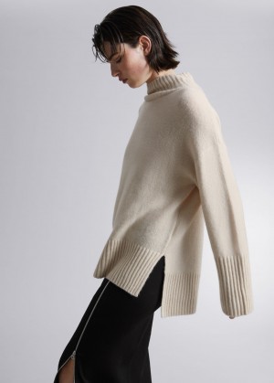 & Other Stories Mock Neck Knit Maglia Beige | NOS-SN113582