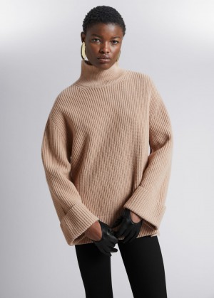 & Other Stories Oversized Turtleneck Knit Maglia Beige | NOS-SN113484