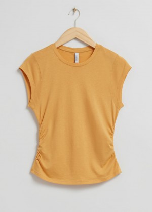 & Other Stories Ruched Seam T-Shirt Gialle | NOS-SN113980