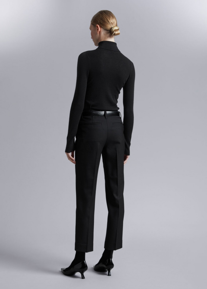 & Other Stories Cropped Tapered Trousers Nere | NOS-SN114308