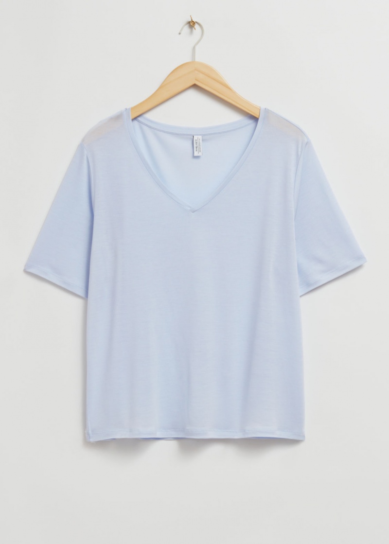 & Other Stories Crossover V-Neck T-Shirt Blu Chiaro | NOS-SN113945