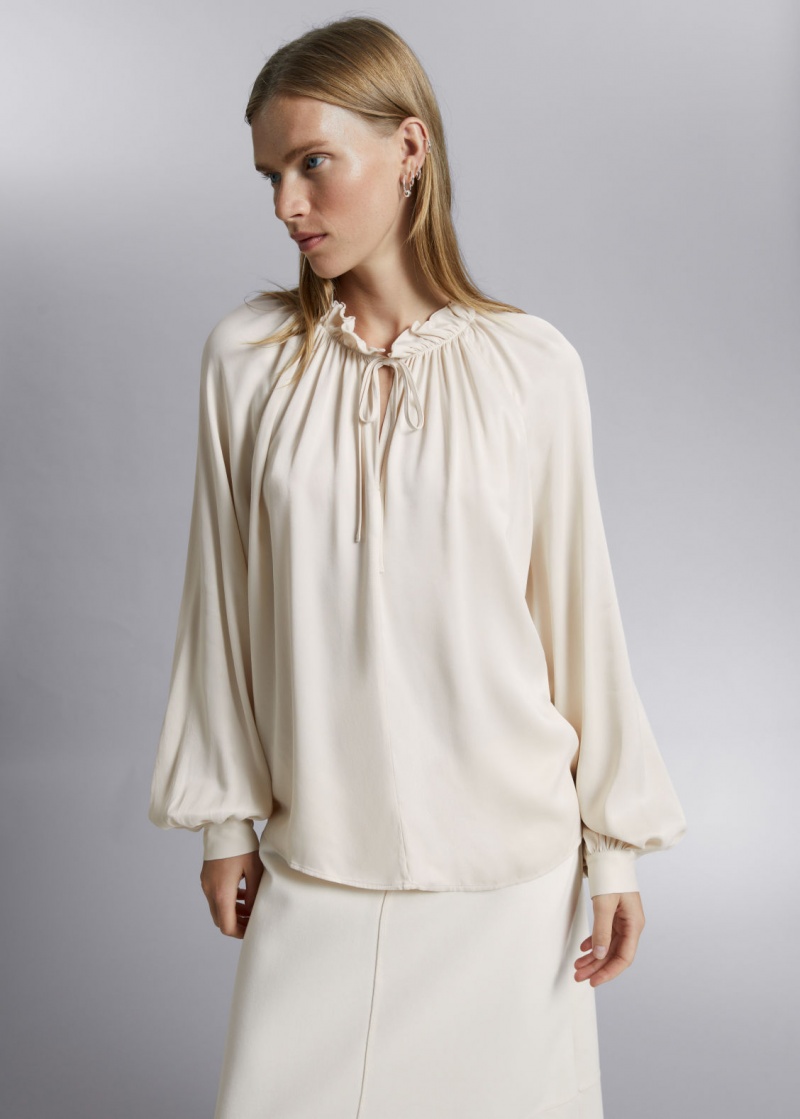 & Other Stories Frilled Tie-Neck Blouse Crema | NOS-SN113803