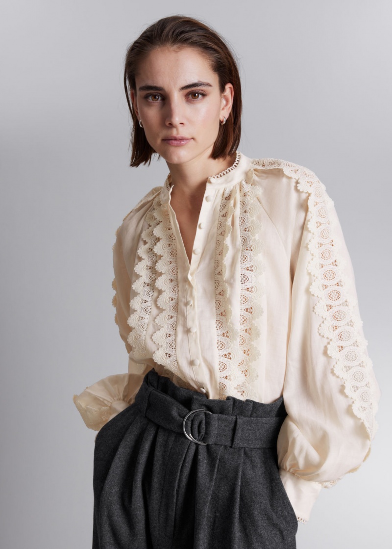 & Other Stories Scalloped Pizzo Blouse Crema | NOS-SN113933