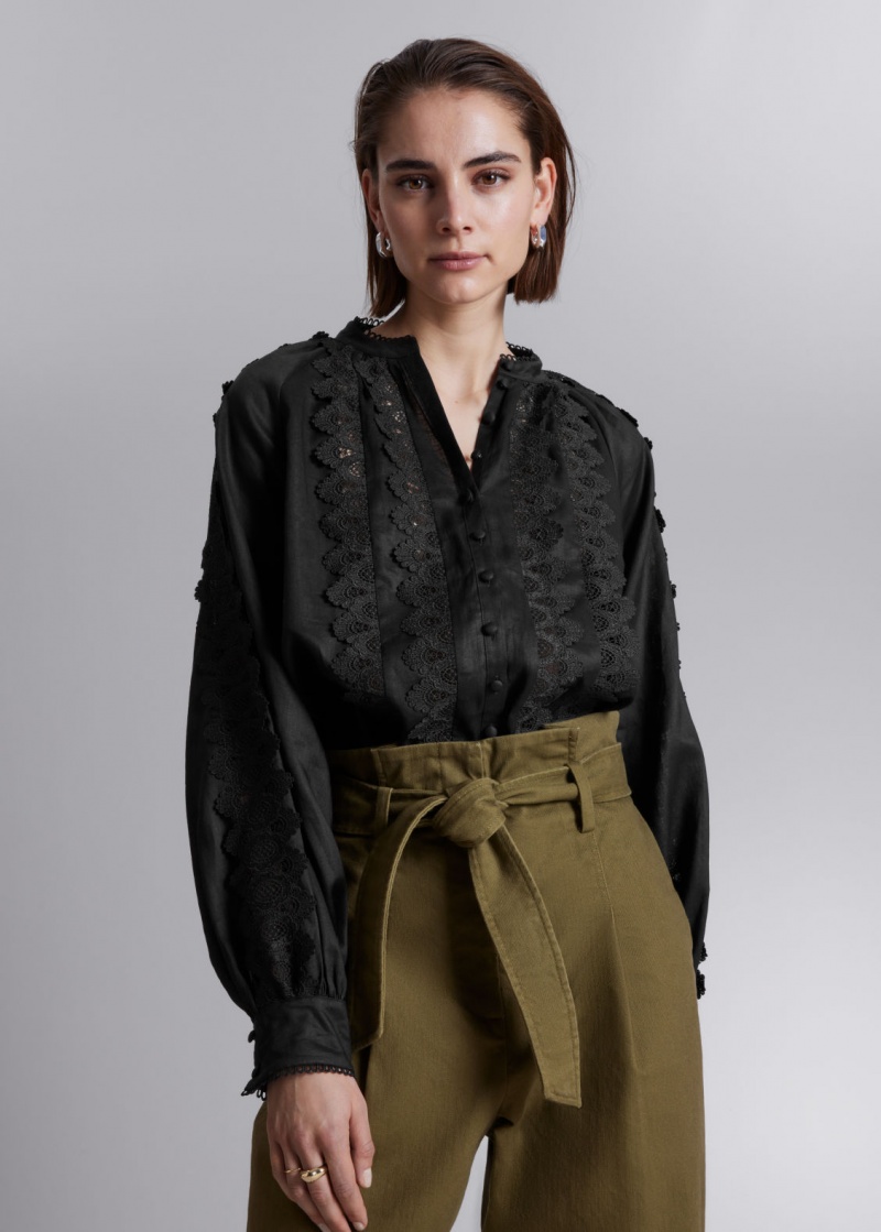 & Other Stories Scalloped Pizzo Blouse Nere | NOS-SN113901