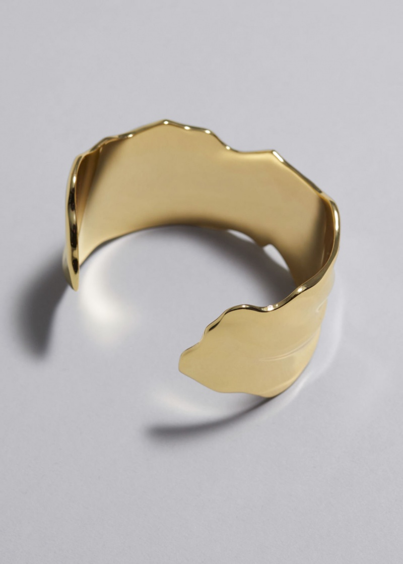 & Other Stories Sculptural Cuff Bracelet Oro | NOS-SN114723