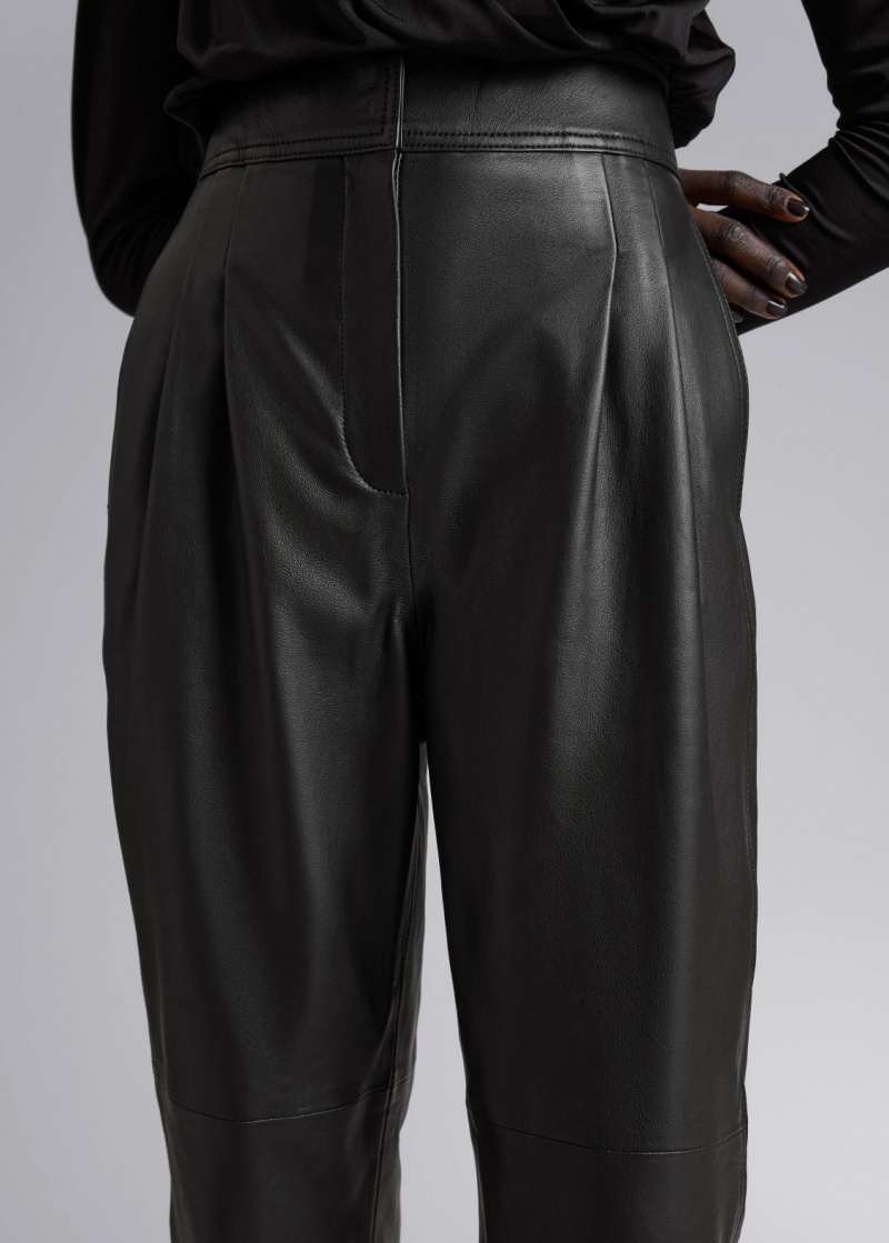 & Other Stories Tapered Pelle Trousers Nere | NOS-SN114298