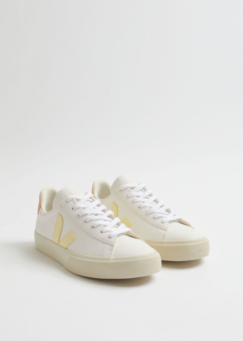 & Other Stories Veja Campo Pelle Sneakers Bianche Gialle | NOS-SN114406