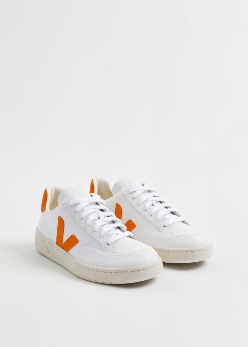 & Other Stories Veja V-12 Sneakers Arancioni Bianche | NOS-SN114407