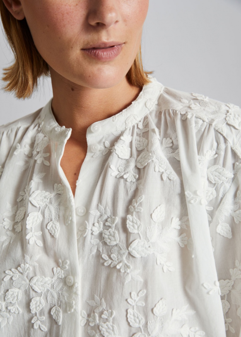 & Other Stories Voluminous Stand-Up Collar Blouse Bianche Fiori | NOS-SN113917